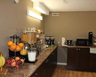 Circle 6 Motel - Weyburn