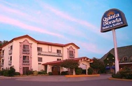 Quinta Dorada Hotel & Suites - Saltillo - Toà nhà