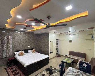 Paddy's Luxurious Home Stay - Mount Abu - Bedroom