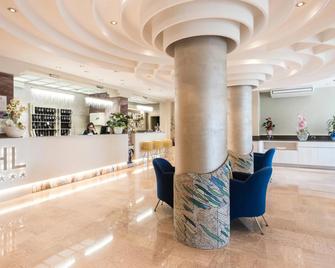 Hotel Losanna - Gabicce Mare - Rezeption