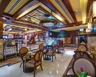 Tulip Inn Sharjah - Sharjah - Lobby