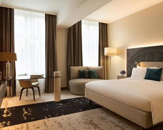 Renaissance Hamburg Hotel - המבורג - חדר שינה