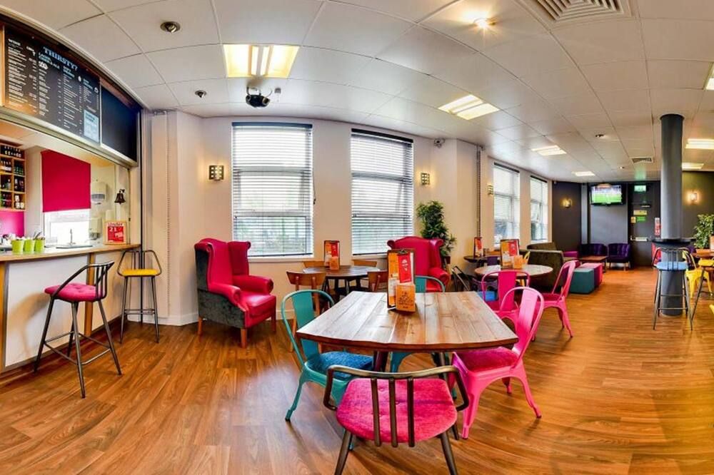 واي إتش إيه لندن تيمسايد