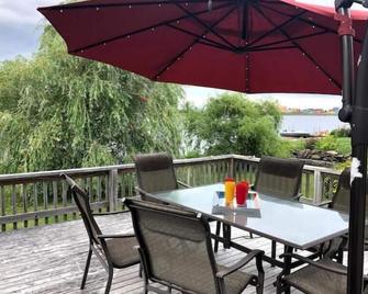 Year- round waterfront 2-Bedroom in Shediac - Shediac - Balcony