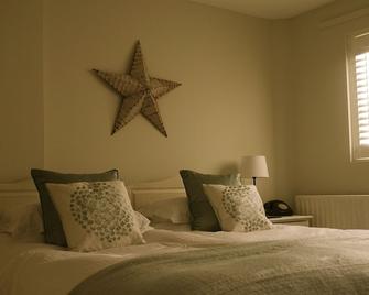The Beach House - Chichester - Bedroom