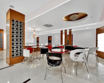 Capital O 12384 Hotel Rudra Grand - Hyderabad - Restaurante