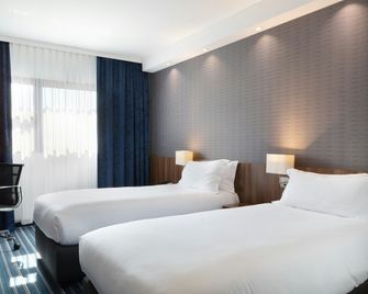 Holiday Inn Express Marseille Airport By IHG - Vitrolles - Makuuhuone
