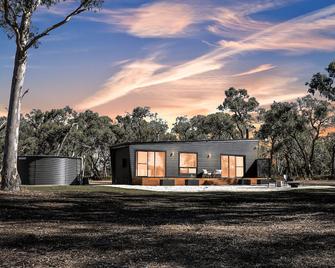 Warrawindi Escapes - Penola - Edificio