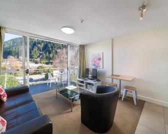 Mountain View City Apartment - Queenstown - Obývací pokoj