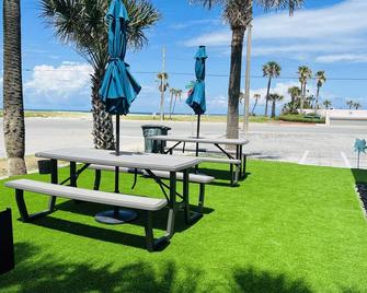 1915 Beach Club - Daytona Beach - Patio