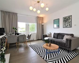 Macintosh Upper - Bellshill - Living room