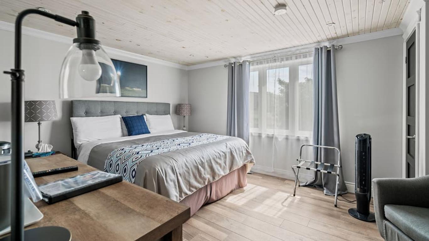 Edge Of The Avalon Inn