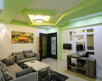 Return Home B&B - Yuli Township - Wohnzimmer