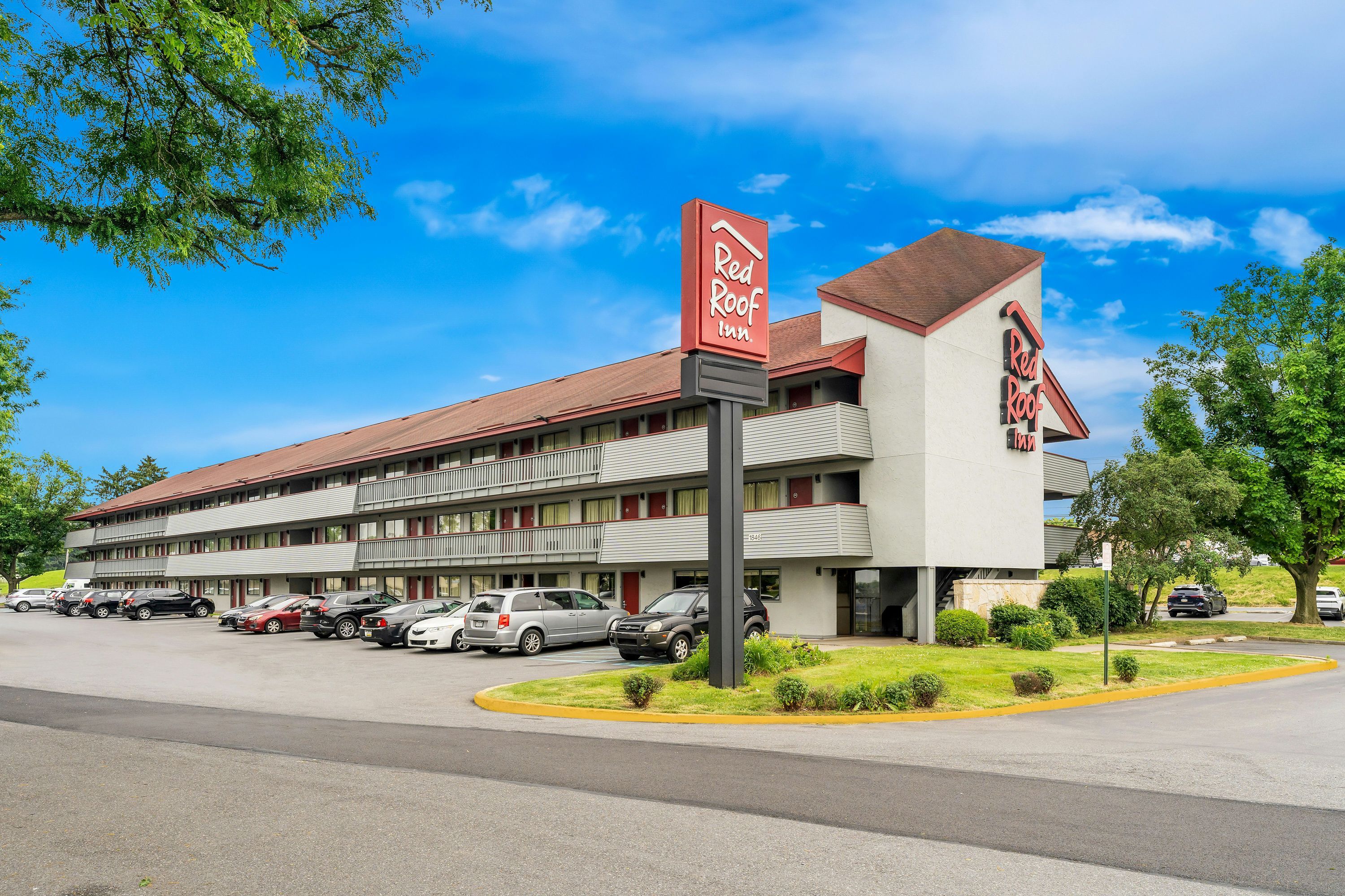 Red Roof Inn Allentown Airport thumbnail 2