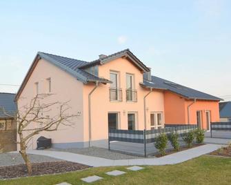 Apartment With a View of the Countryside - Gillenfeld - Edificio