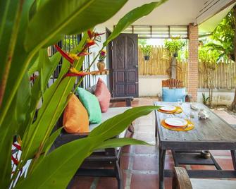 Sea view 2 bedrooms 100 meters from a magnificent beach - Nong Thale - Patio