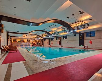 Hailian Water World Hotel (Sanmenxia Wanda Plaza) - Sanmenxia - Pool