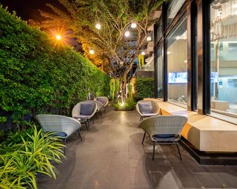 Aster Hotel and Residence by At Mind - פאטאיה - פטיו