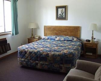 The Skyline Motel - Osage Beach - Phòng ngủ