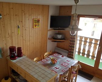 Apartment in a chalet at the residence L'Igloo - Thollon-les-Mémises - Eetruimte