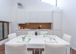 Ricasoli Garden Modern Apartments - Udine - Comedor