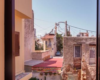 Poco Loco Bed & Breakfast - Chania - Balkon