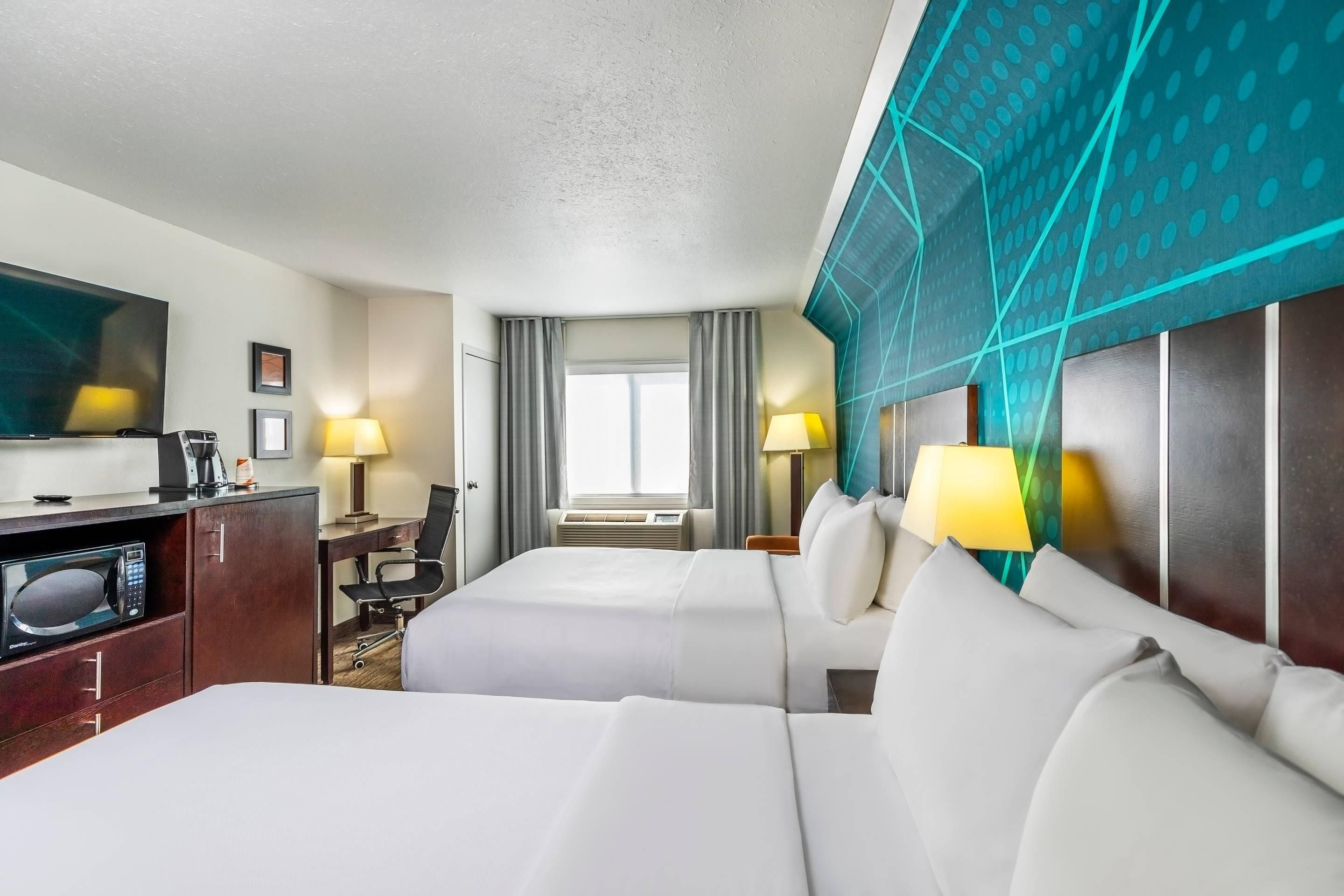 Comfort Inn & Suites - Yorkton - Bedroom