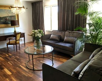 Åsby Hotell - Hallstahammar - Huiskamer