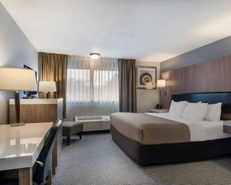 Quality Inn and Suites Silverdale Bangor-Keyport - Silverdale - Спальня