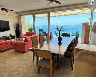 Casa Spadaro - Luxury Amara Beachfront Penthouse with private rooftop terrace - Zihuatanej - Salle à manger