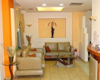 Faros 2 Hotel - Pireus - Sala de estar