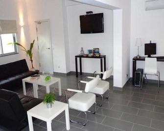 KR Hotels - Albufeira Lounge - Albufeira - Wohnzimmer