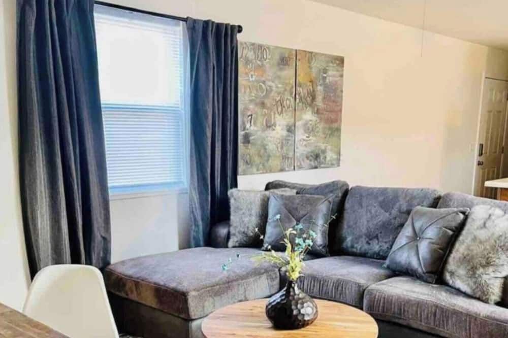 Pet-Friendly West Plains Pad 1 Mi to Dtwn! - West Plains - Obývací pokoj