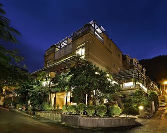 Love Pine B&B - Yilan City - Building