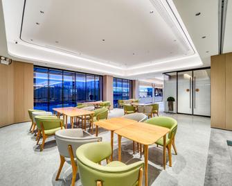 Ji Hotel Shanghai Chuansha Branch - Shanghai - Building