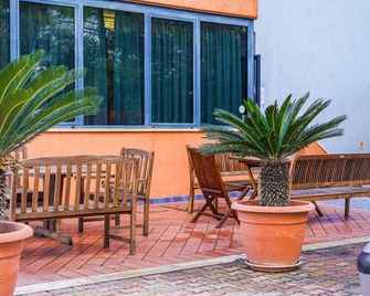 Motel - Hotel Nautico Pozzallo - Pozzallo - Binnenhof