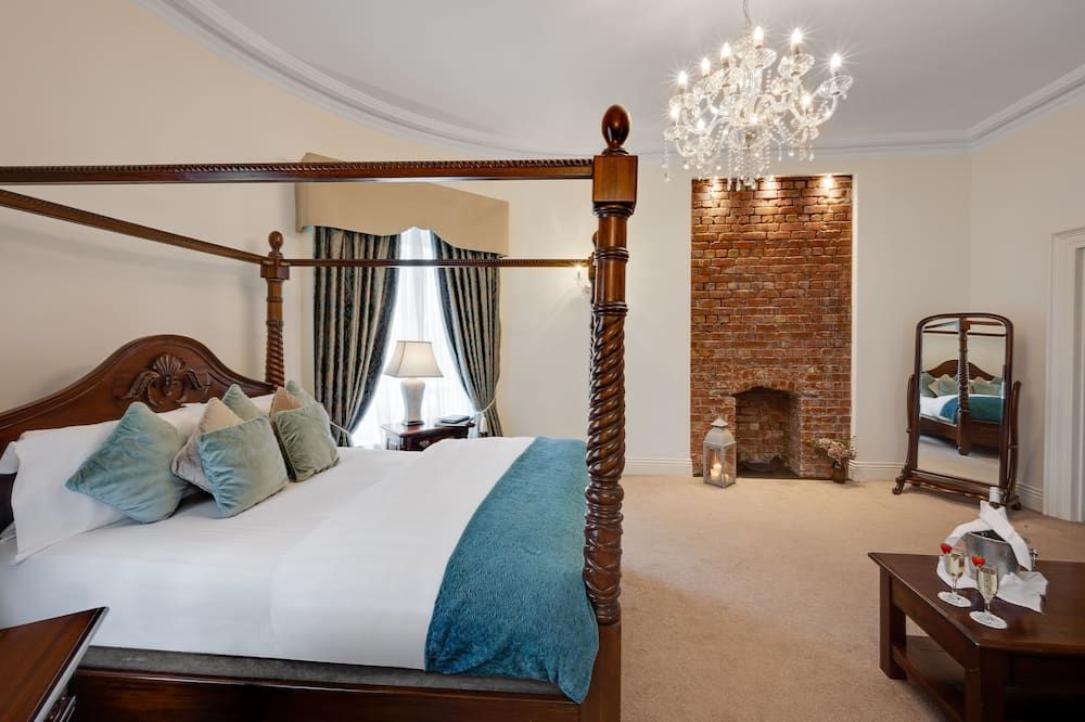 Cork's Vienna Woods Hotel & Villas - Cork
