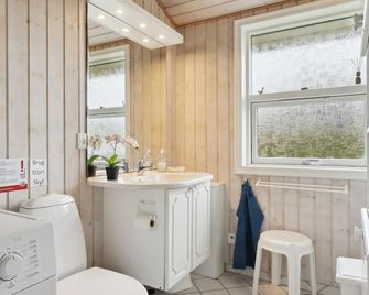 3 Bedroom Amazing Home In Nyborg - Nyborg - Ванна кімната