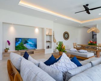 Canggu Villa Go by Nagisa Bali - North Kuta - Living room