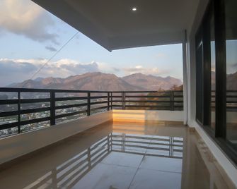 Oyo 30488 Satkar Hotel - Pithorāgarh - Balcony