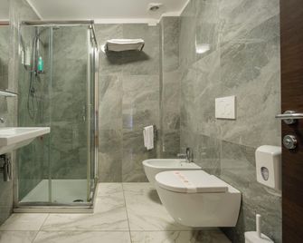 Albergo Ristorante Pizzeria Tonino - Recanati - Baño