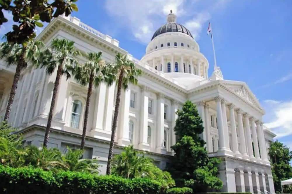 Modern Midtown Victorian Studio near Downtown! - סקרמנטו - בניין