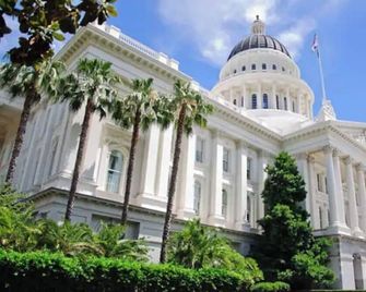 Modern Midtown Victorian Studio near Downtown! - Sacramento - Edificio