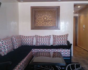 Furnished STUDIO Very well located available for long and short periods - Rabat - Living room