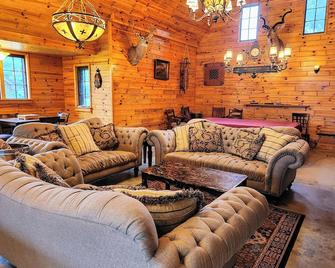 Luxury Lake Huron Lakefront Home w/ Indoor Pool, Spa & Game Room - Sleeps 20! - Port Sanilac - Living room