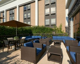 Hampton Inn Ann Arbor-South - Ann Arbor - Uteplats