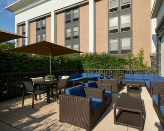 Hampton Inn Ann Arbor-South - Ann Arbor - Patio