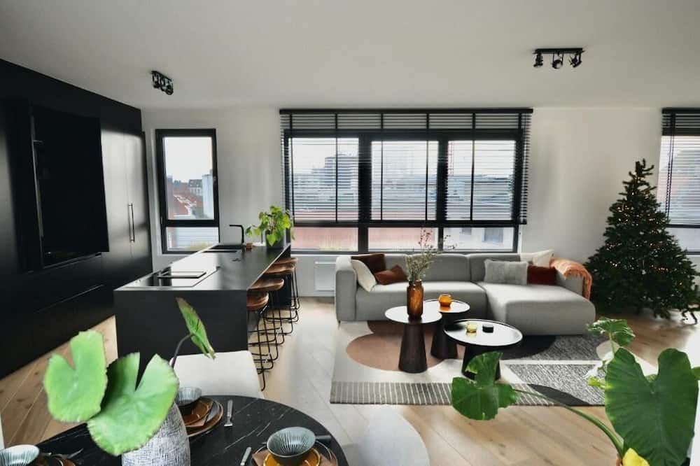 The Penthouse, oasis of light and inspiration - انتورب - غرفة معيشة