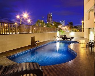 Mai Suites Apart Hotel - Santa Cruz de la Sierra - Piscina