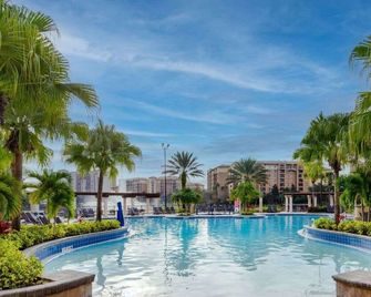 Wyndham Bonnet Creek, 2 Bedroom Deluxe Condo, Full Kitchen, Free Wifi - Lake Buena Vista - Pool